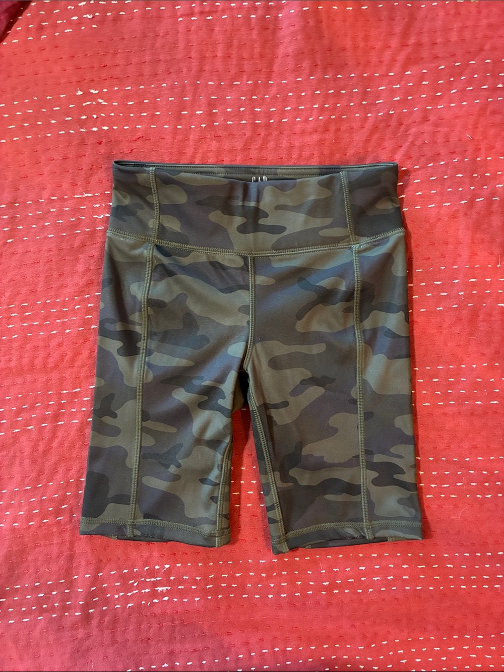 GAP Teen Camouflage High-Rise Biker Shorts in Olive and Black